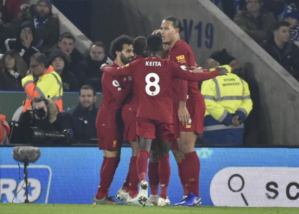  利物浦旧将传射建功，莱斯特城爆冷终结红军不败  