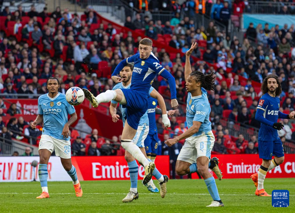  切尔西青年军爆发，帕尔默传射建功战胜水晶宫