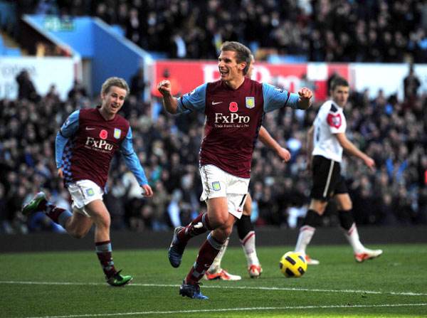  布莱顿主场战平阿斯顿维拉错失登顶良机  